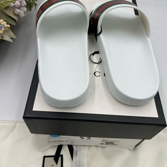 Men’s Gucci, pursuit, red, white and green pool slides size 6, made in Italy - Picture 7 of 9
